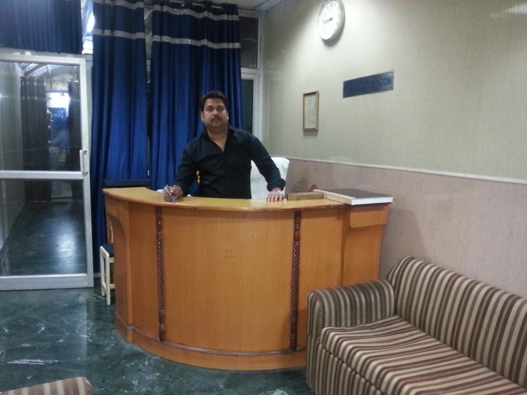 Hotel Royale Paradise Noida Eksteriør bilde