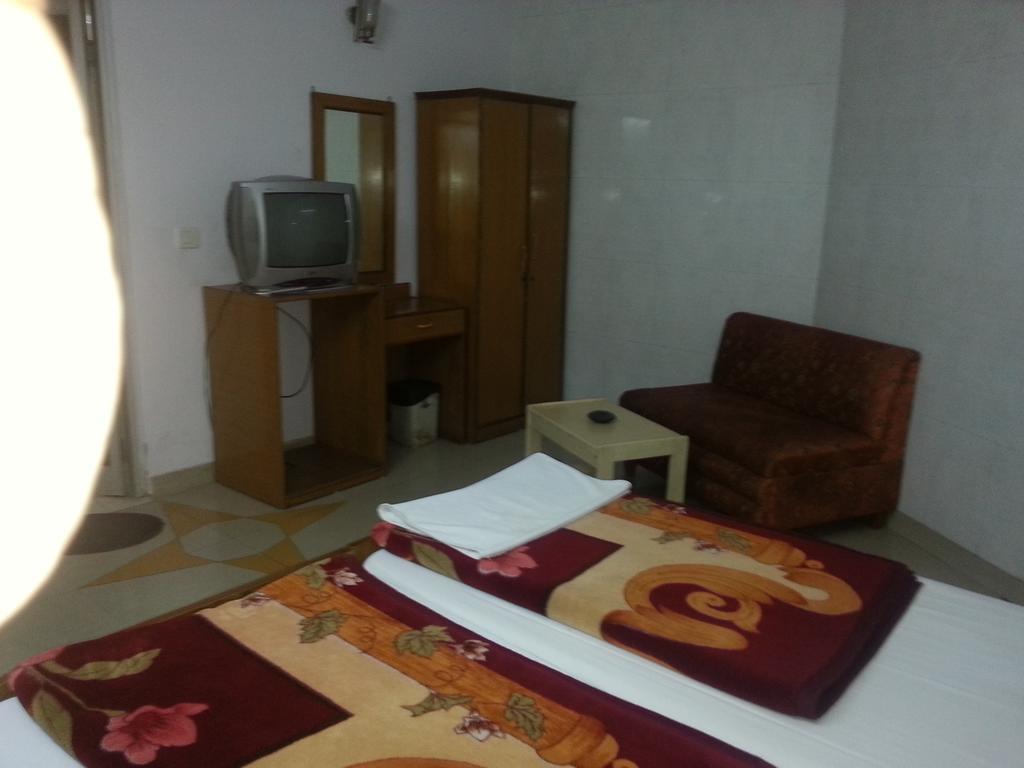 Hotel Royale Paradise Noida Eksteriør bilde